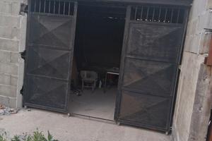Garage e terreno attorno