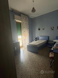 Camera doppia a studentesse