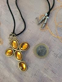 Collana a croce con topazio
