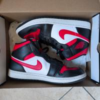 Scarpe "Nike Air Jordan 1 mid"  taglia 43