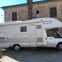 Camper Rimor su Ford