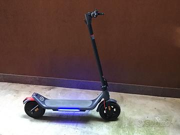 Monopattino elettrico adulti Wizy A6 Pro omologato
