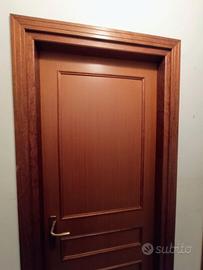 porte con telaio e mostra in vero legno massello.