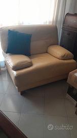 PER TRASLOCO  poltrona in pelle vera!!