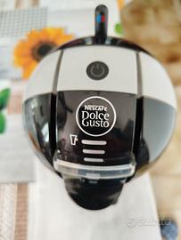 Macchina del caffè dolce e gusto