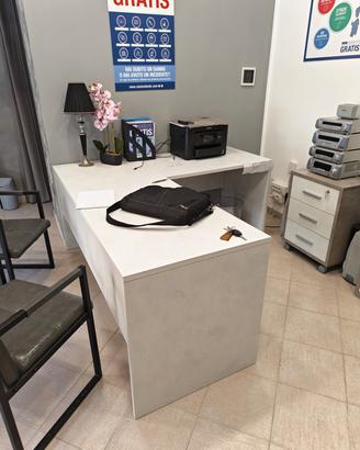 ARREDO UFFICIO COMPLETO 