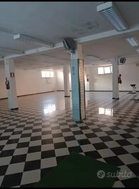 Locali commerciali e magazzini