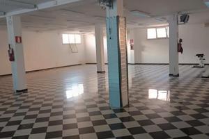 Locali commerciali e magazzini