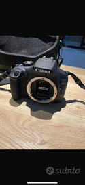 Macchina fotografica Canon EOS 2000D