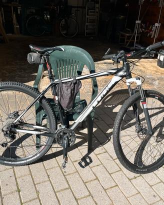 Cube Attention MTB cross country configuration 29”