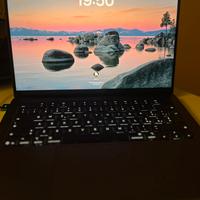 Macbook pro m5 NUOVO nero siderale