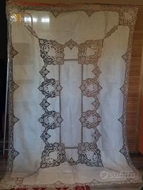 TOVAGLIA IN LINO MISTO COTONE INTAGLIO E RICAMO