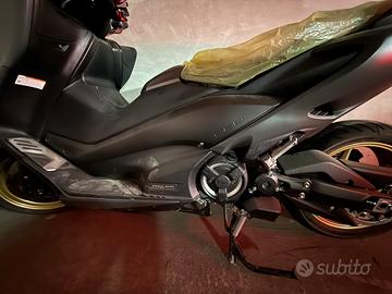 Tmax 560 allestimento Tech Max