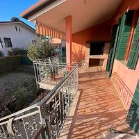 Ampia schiera su 3 livelli