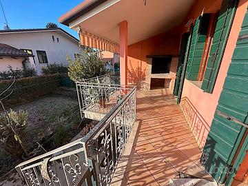 Ampia schiera su 3 livelli