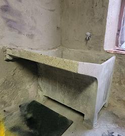 Lavatoio in cemento da esterno o lavanderia