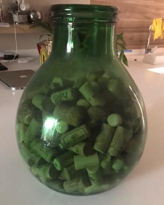 Damigiana di vetro per vino con tappi di sughero
