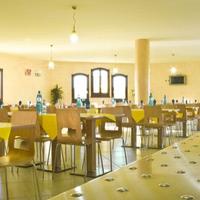 Bancone Zanussi con sedie e tavolini-pari al nuovo