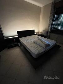 Letto/ cassettiera/ 4 comodini