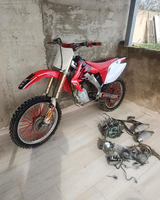 tutti i ricambi per Honda CRF 250..anno 2009