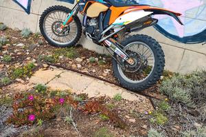 KTM 200 del 2012 immatricolata nel 2011