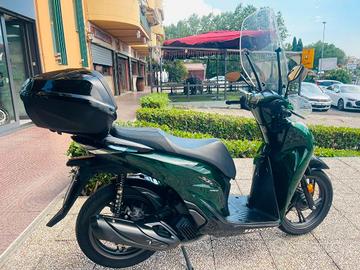 HONDA SH 150 VETRO TUTTO INCLUSO ANCHE PASSAGGIO