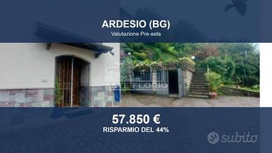 Immobile in asta di 96 m² con box auto a Ardesio