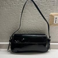 Borsa a spalla nera lucida nuova mai usata