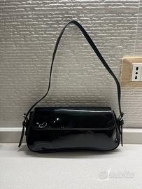 Borsa a spalla nera lucida nuova mai usata