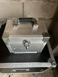 Valigia rivestita in alluminio