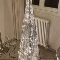 Albero di natale con luci