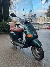 Vespa 125 et4