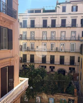 3 LOCALI A NAPOLI