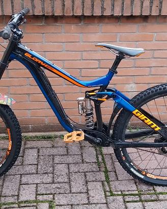 Giant Glory 2016 DH