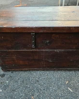 Cassapanca in legno massiccio, baule rustico