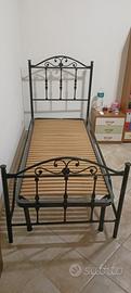 Letto singolo in ferro battuto 