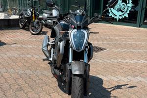 Um XTREET 125