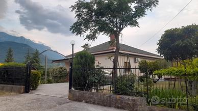Villa con terreno annesso