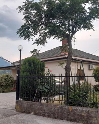 Villa con terreno annesso