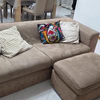 Divano 3 posti con pouf