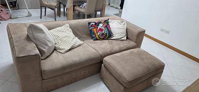 Divano 3 posti con pouf