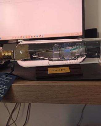 bottiglia grappa con barca a vela in cristallo