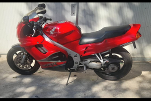 Honda vfr 750