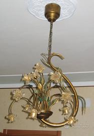 Lampadario vintage in ottone con fiori in vetro