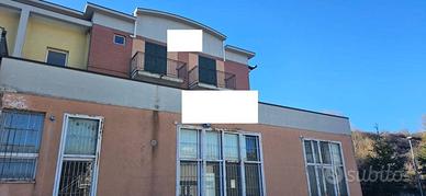 Palazzo / Stabile di 425 m² con 3 locali a Potenza