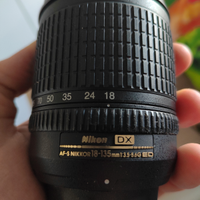 Nikon AF-S DX NIKKOR 18-135 f/3.5-5.6G ED VR + co