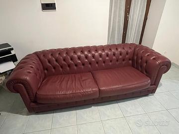 Divano Chesterfield in Pelle Rosso Borgogna
