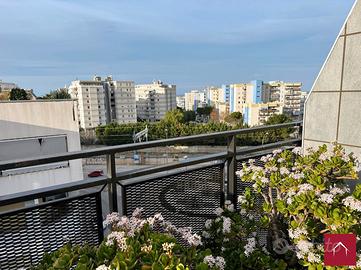 Monolocale con terrazza semiarredato Via Respighi