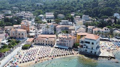 3 LOCALI A CASTELLABATE