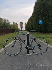 Bicicletta da città e da corsa 